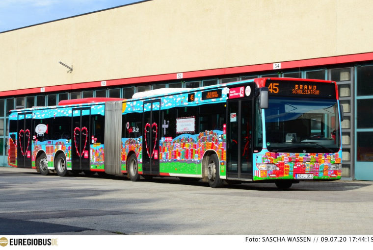 Bus Beklebung phi 24.de Immobilienmakler Aachen