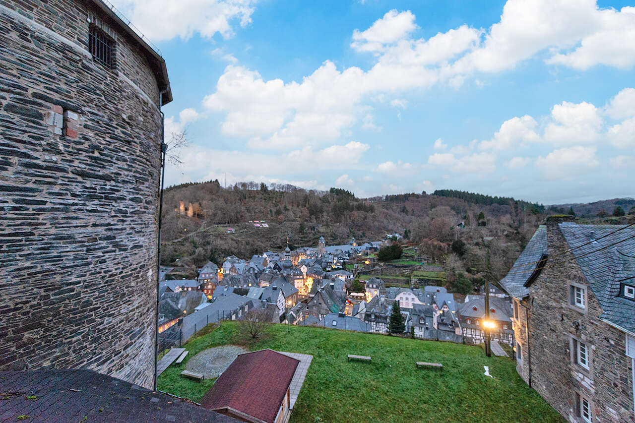 Immobilienmakler Monschau Zweifamilienhaus kaufen mit Immobilienbewertung