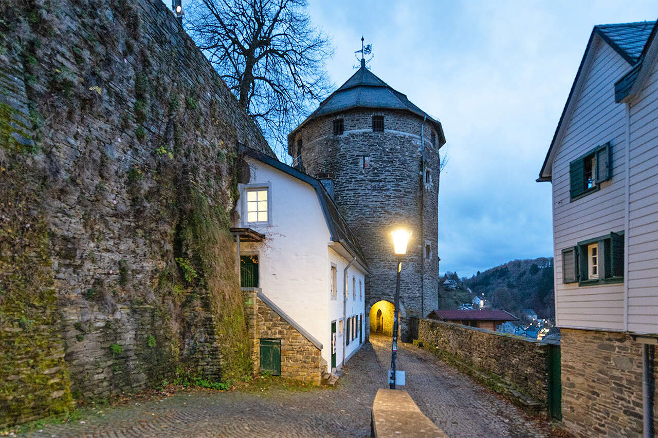 Immobilienmakler Monschau Zweifamilienhaus kaufen mit Immobilienbewertung